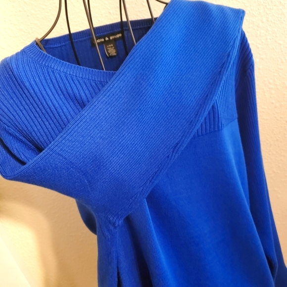 Light Sweater Top - Picture 4 of 4